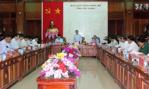 Đồng chí Phạm Minh Chính, Ủy viên Bộ Chính trị, Bí thư Trung ương Đảng, Trưởng Ban Tổ chức Trung ương làm việc tại tỉnh Hậu Giang